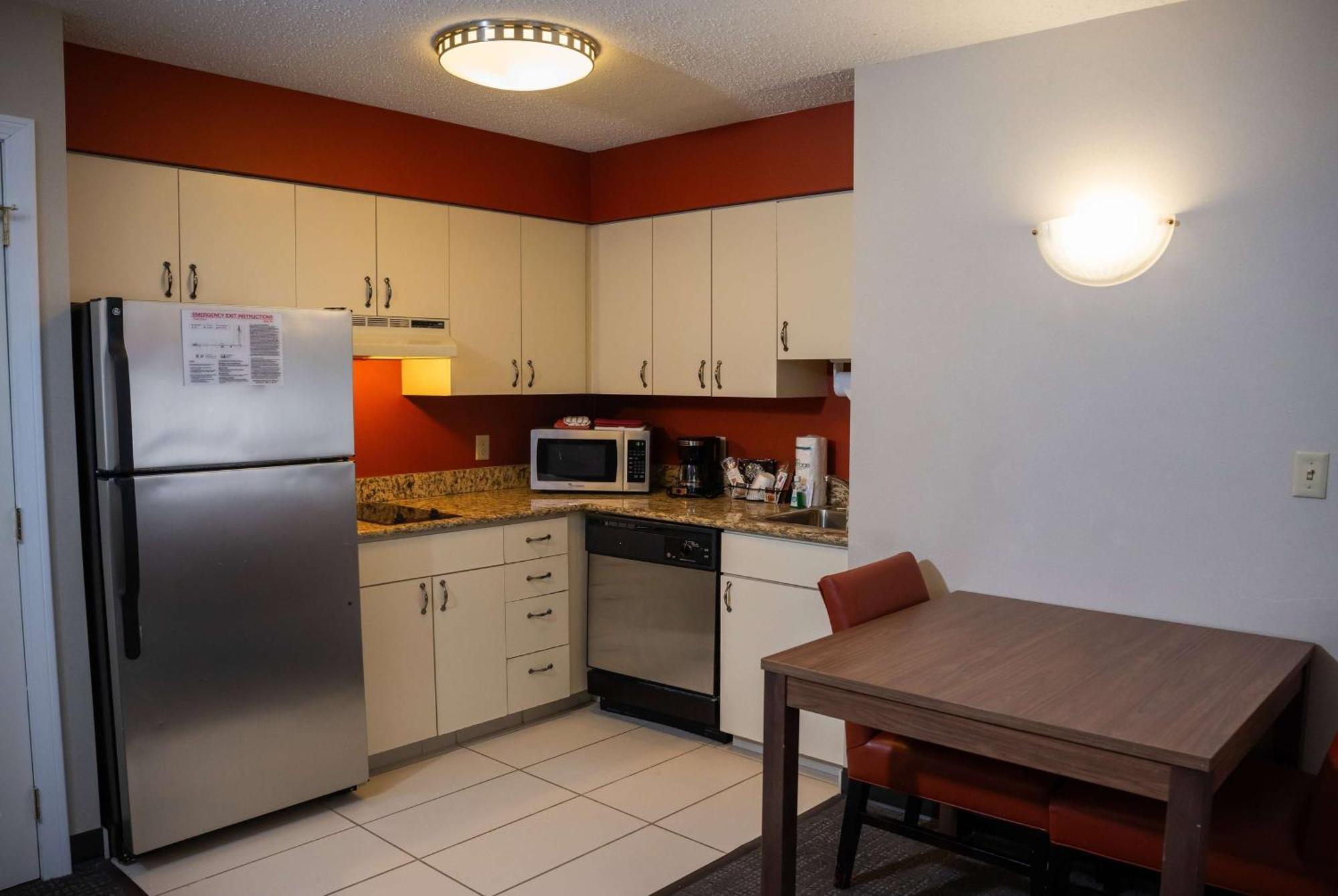 Hawthorn Suites By Wyndham Erie Kearsarge Екстериор снимка
