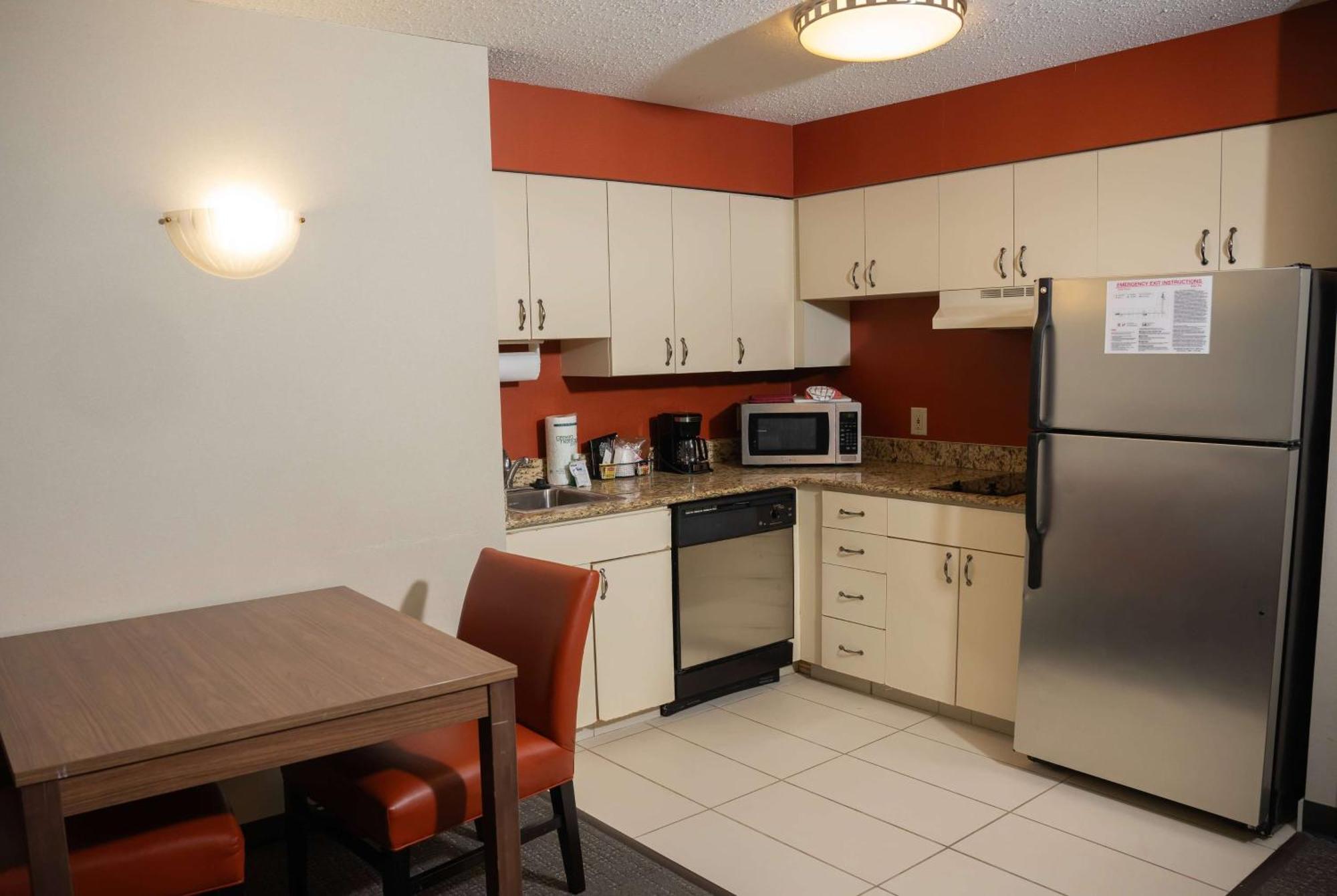 Hawthorn Suites By Wyndham Erie Kearsarge Екстериор снимка