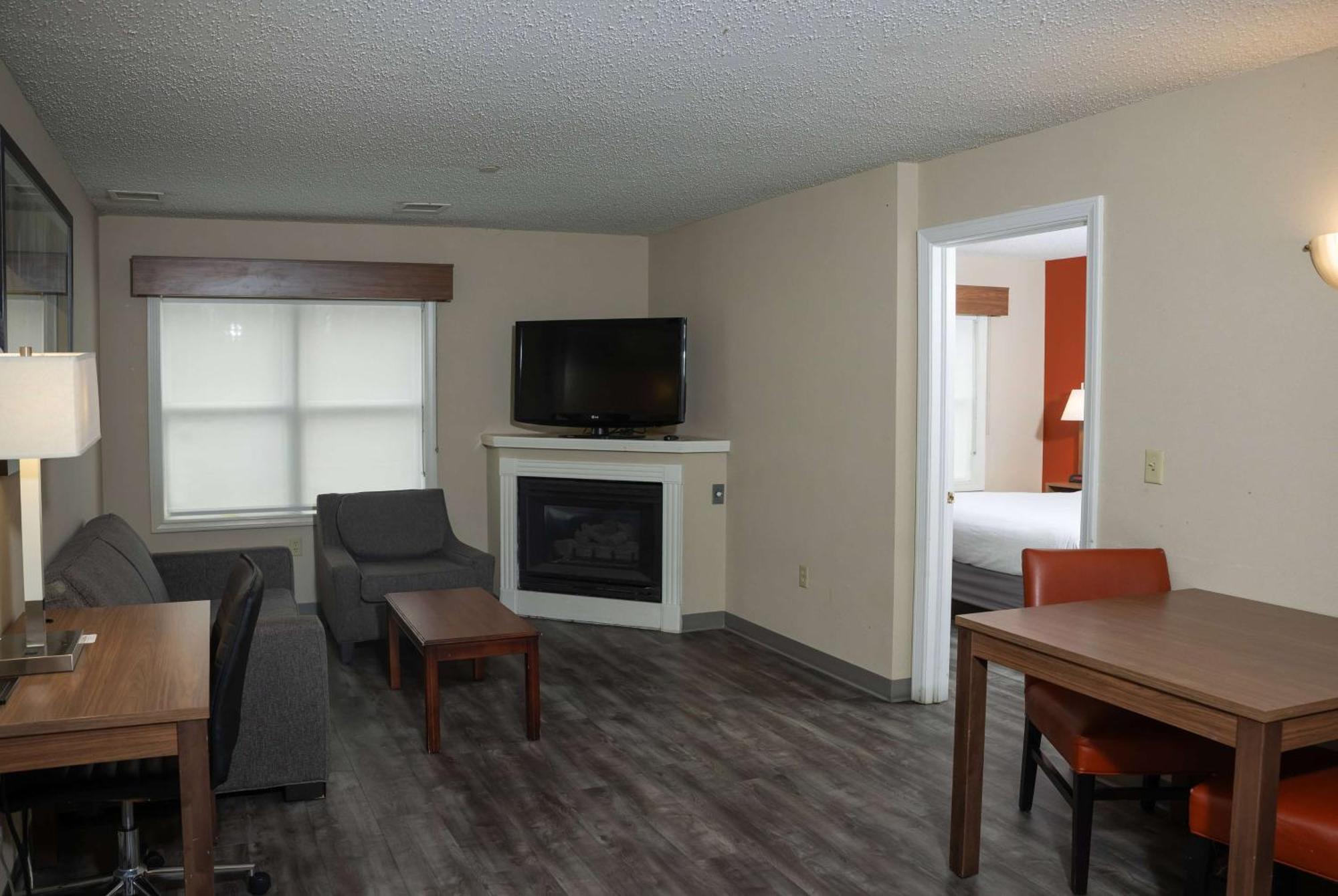 Hawthorn Suites By Wyndham Erie Kearsarge Екстериор снимка